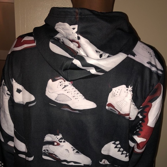 Sleek shoe print design hoody - Picture 2 of 4